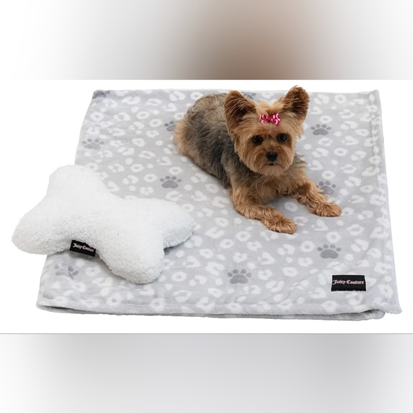 #0350Juicy Couture Turquoise Blue Dog Blanket Sherpa Bone Shaped Pillow - Picture 1 of 4